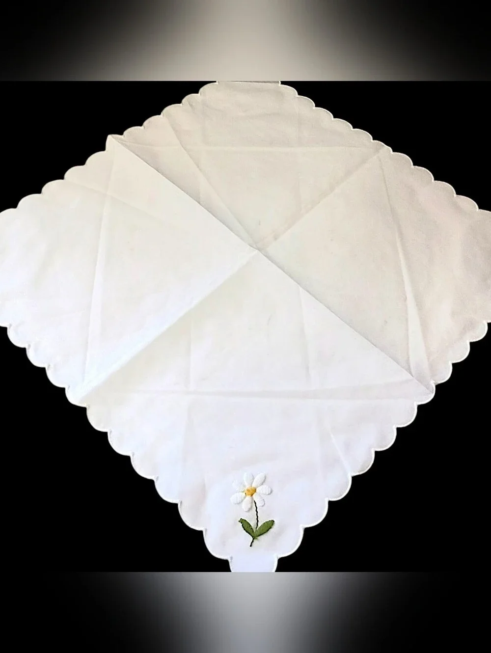 4 Vtg Daisy Embroidered Placemats Napkins Set Cottagecore Scalloped Farmhouse